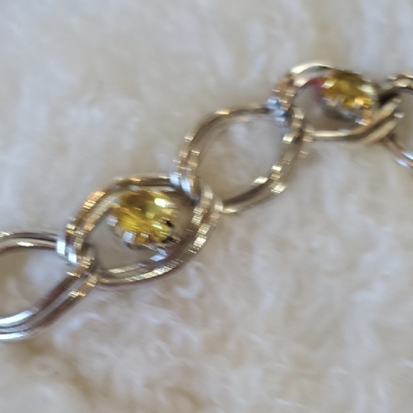 Elegant Silver and Gold Chain Necklace - Picture 4 of 6